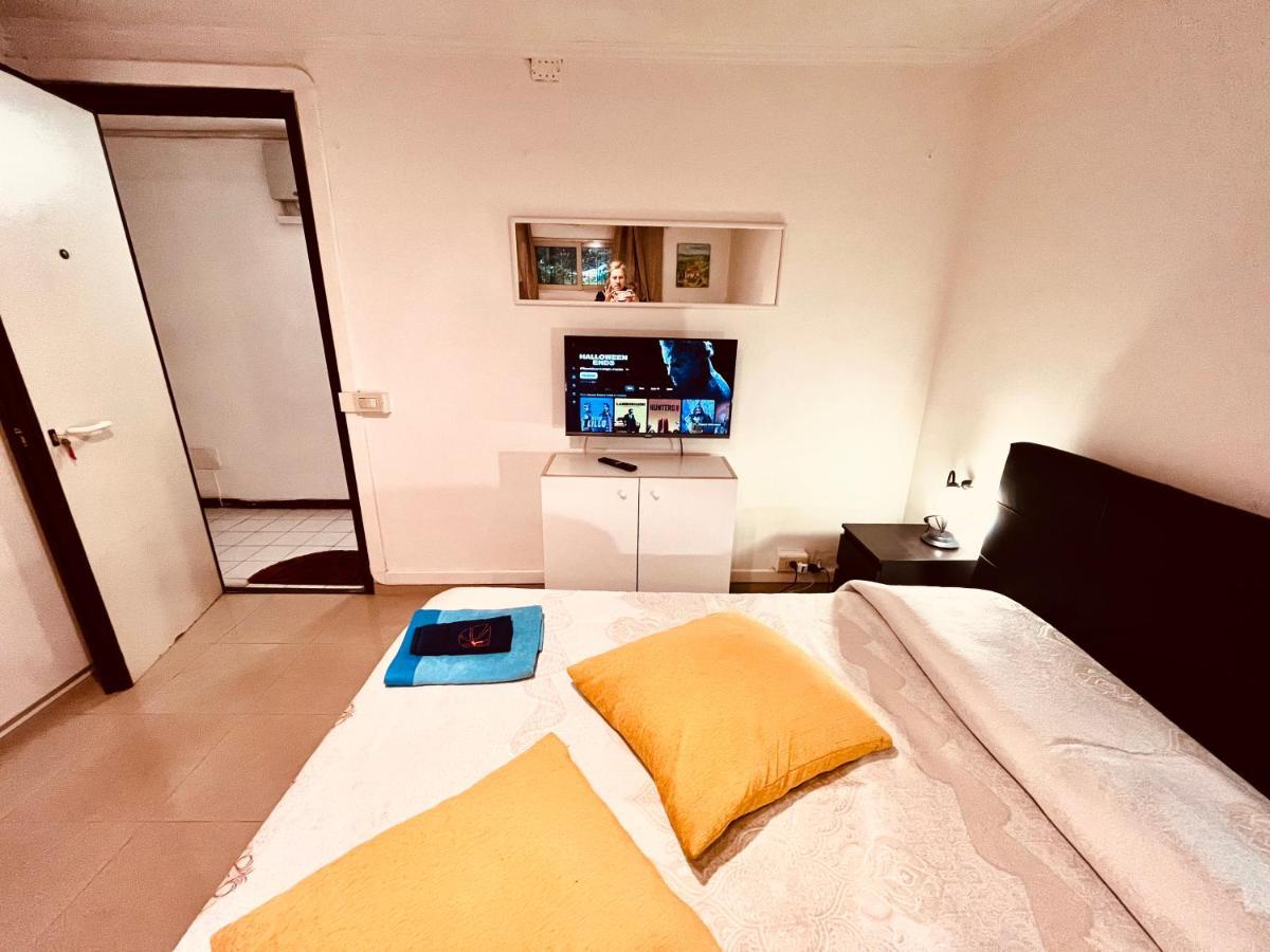 Appartamento Monolocale A Mostacciano Roma
